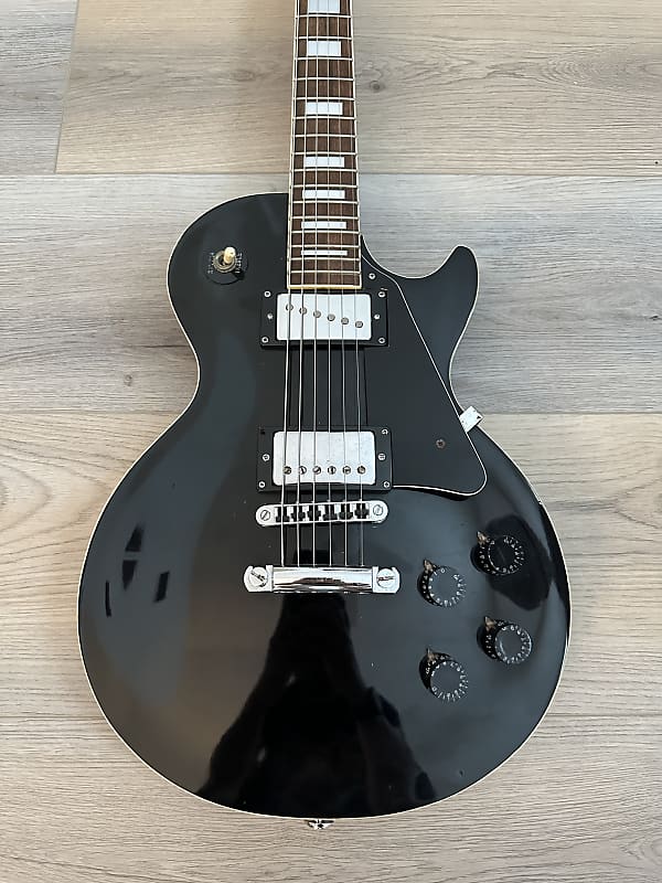 Lyle Les Paul 70’s - Ebony | Reverb