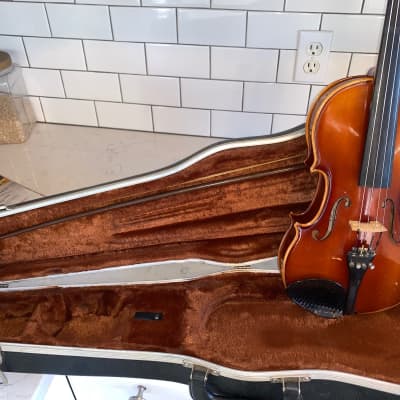E.R. Pfretzschner Copy of Antonius Stradivarius Jr Violin W/Case & Bow 1977 Natural Finish, 22" L image 5