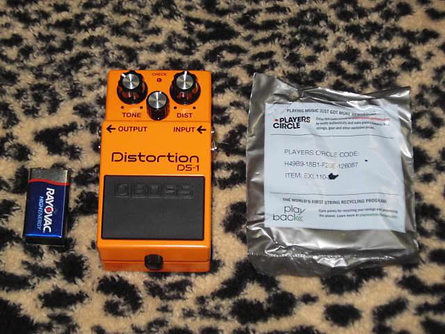 new (display case piece) A+ BOSS DS1 Distortion (2021 cur ver) +battery & strings (NO box, NO paperwork) image 1