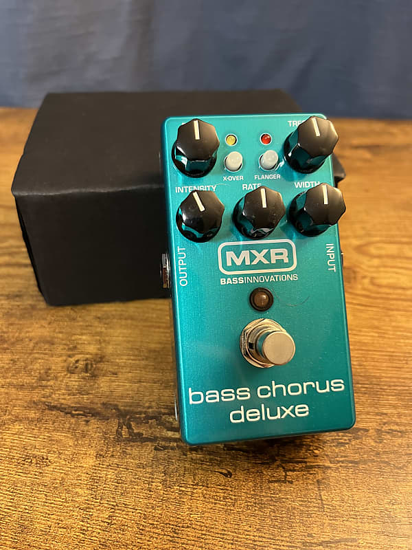 MXR M83 Bass Chorus Deluxe