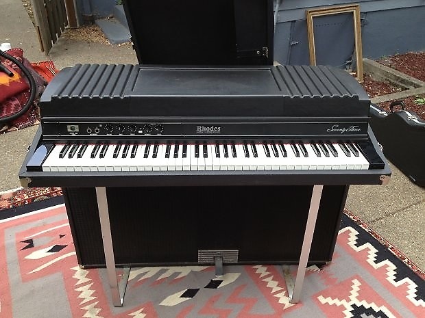 Vintage Fender Rhodes suitcase electric piano 73 mkII Black Vintage Fender Rhodes suitcase electric piano 73 mkII Black