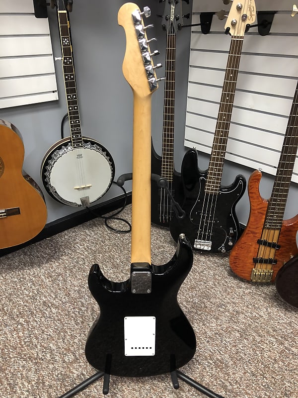 Yamaha EG 112 Black Electric Guitar w/ Wammy Bar | Reverb