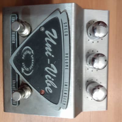 Dunlop UV-1 Uni-Vibe with UV-1FC Foot Controller, stereo cable