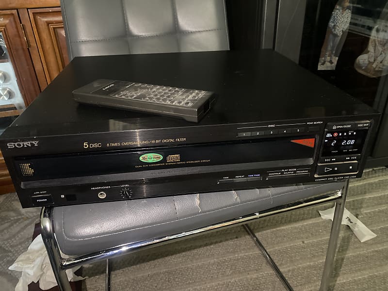 Sony 5 cd changer Cdp C505  			