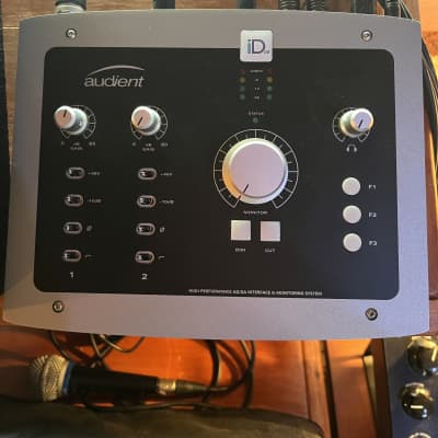 Audient iD22 Desktop USB Audio Interface | Reverb