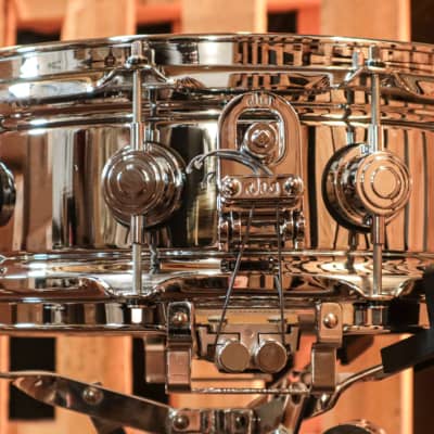 DW Collector's True-Sonic Chrome Over Brass 5x14 Snare Drum - DRVC0514SAC image 4