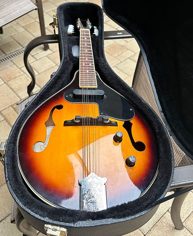 Fender FM52E Acoustic-Electric Mandolin