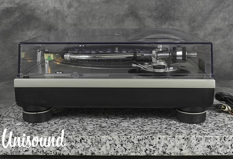 Technics SL-1200MK3D Silver Direct drive DJ Turntable in Very Good  Condition.