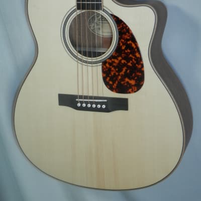Larrivee LV-03 Bilwara w/ Moon Spruce & Stage Pro Element Venetian Cutaway Acoustic Electric Satin Natural Finish with case New image 6