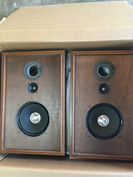 Sansui SP 50 pair of speakers Vintage 70 s Brown Woodgrain