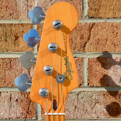 Fender  40th Anniversary Precision Bass®, Vintage Edition, Maple Fingerboard, Gold Anodized Pickguard, Satin Dakota Red image 3