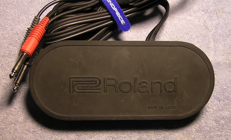 Roland FS-3 foot switch 日本製 Roland FS-3 Footswitch For Jazz Chorus Amps | Reverb