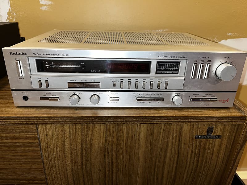 Technics SA-424  FM/AM Stereo Receiver  			