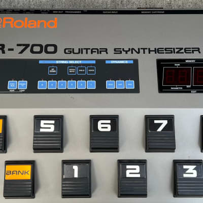 Roland GR-700 Guitar Synth (Pre-Owned)