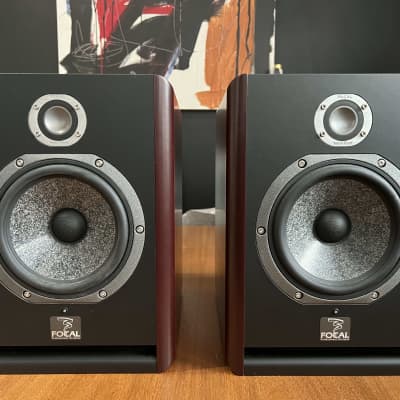 Focal Solo6 ST6 and Neumann KH120 - Gearspace