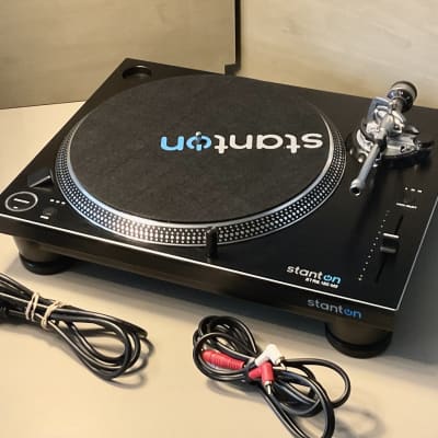 Stanton STR8 150 M2 Super High-Torque Straight Arm Turntable