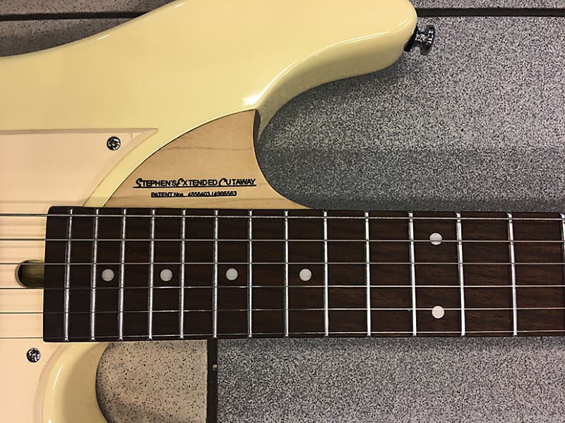ギター Washburn N61 Nuno Bettencourt Washburn N61 Nuno Bettencourt Dramagods guitar with gigbag