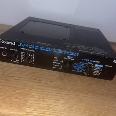 Roland JV-1010 64-Voice Synthesizer Module 1999 - 2003 - Good working condition