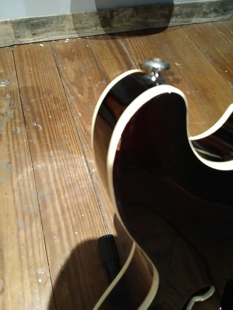 Silvertone SSLA-30/TR Maroon | Reverb