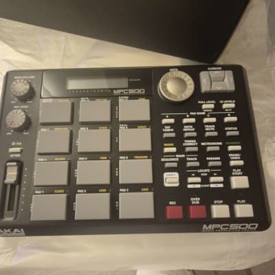 Akai MPC500 Music Production Center 2006 - 2013 - Black image 1