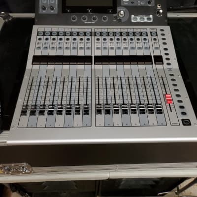 Yamaha TF1 40 Input Digital Mixing Console 2015 - Present - Grey / Black