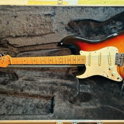 Fender "Dan Smith" Stratocaster Left-Handed with Maple Fretboard 1981 - 1983 - Brown Sunburst image 1