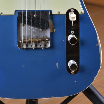 Fender Custom Shop Limited Edition '60 Telecaster Heavy Relic Aged Lake Placid Blue Over 3 Color Sunburst image 16