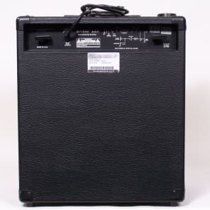Peavey BASIC 112 ベース　アンプ　ピーヴィー BASIC 112 ベースアンプ コンボタイプ｜SOUNDMART