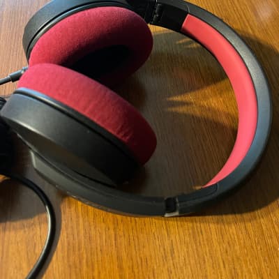 Focal Listen Pro Studio Headphones (Closed-Back) Black and Red image 2