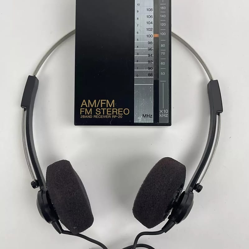 Vintage Toshiba RP-20 AM/FM Stereo Portable Receiver Black Retro Radio - LOOK  			