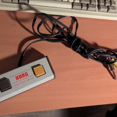 Korg S-2 dual foot switch image 2