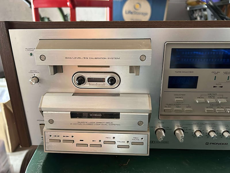 Pioneer CT-F1250 4-Track Stereo Cassette Tape Deck 1979 - 1981 - Silver  			