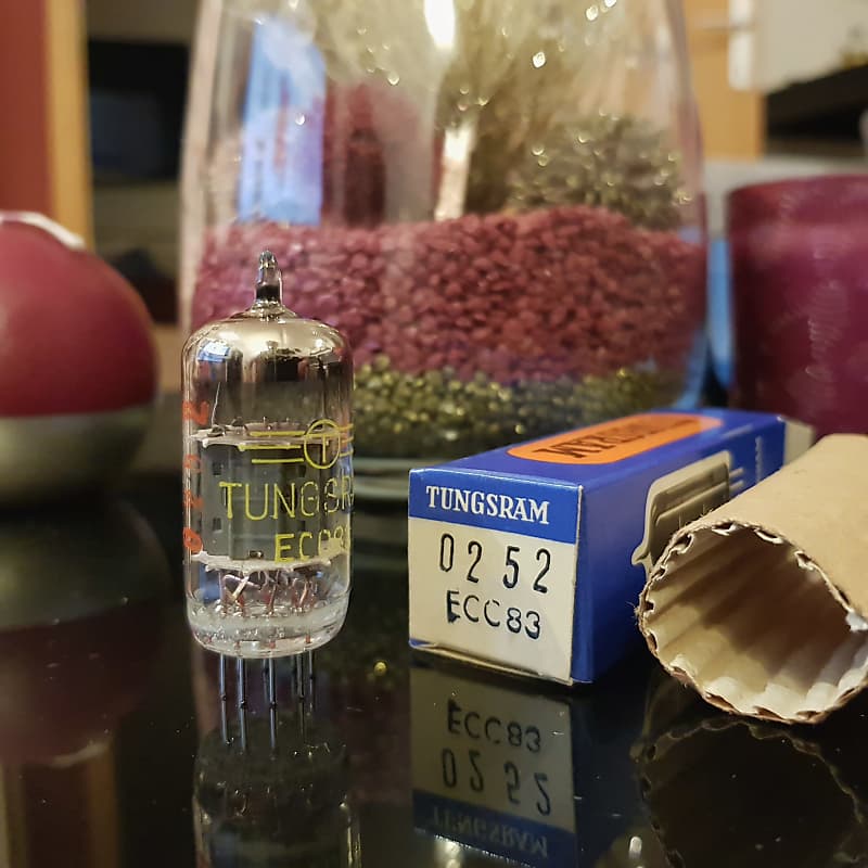 Tungsram ECC83 12AX7 year 1968 industrial grade RED,NOS NIB Tungsram ECC83 12AX7 year 1968 industrial grade RED,NOS NIB