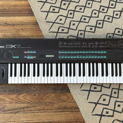 YAMAHA DX7 Digital Programmable Algorithm Synthesiser