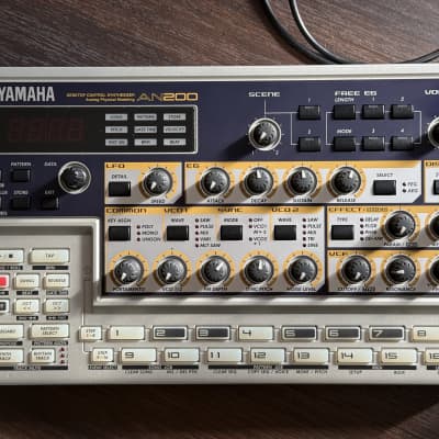Yamaha AN200 Desktop Synthesizer 2001 - Silver