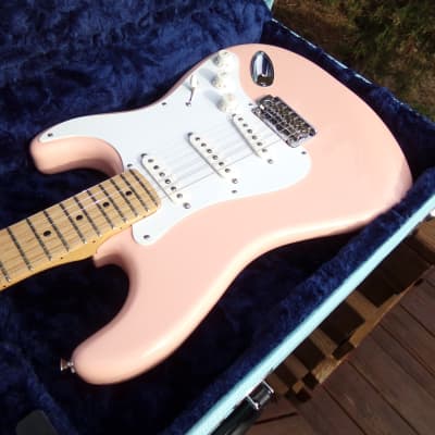 2021 Fender Stratocaster - Shell Pink, Made in Mexico, mint condition, blue Fender Case image 2