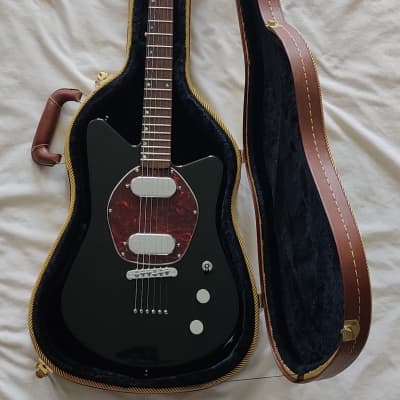 Versoul Raya 2000s - Rolling Stones Love this Guitar - Rare, Excellent condition-Black with Case for sale