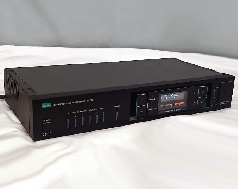 Sansui T-710  Quartz PLL Synthesizer Tuner - 1985 - Black  			