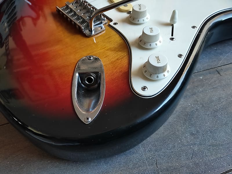1970's Fresher Straighter FS-331 Stratocaster Sunburst (Made