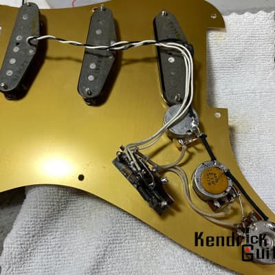 Fender USA 1979 25th Anniversary Stratocaster / ALL GOLD image 12