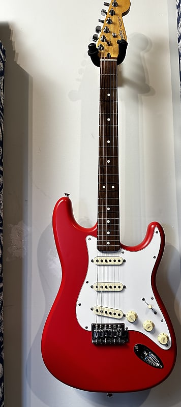 Fender Standard Stratocaster 1998 - 2005 | Reverb Canada