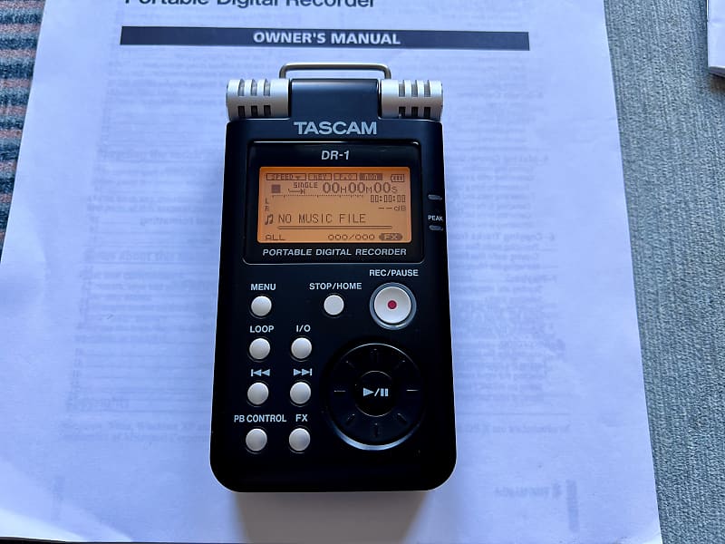TASCAM DR-40 Digital Recorder – Conference Microphones