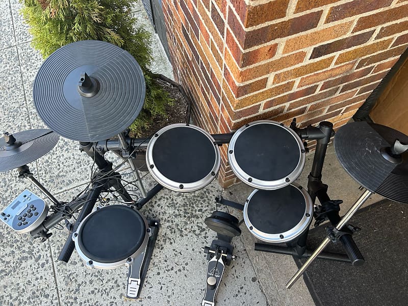 Behringer 8Pc Electronic Drumset HDS110USB