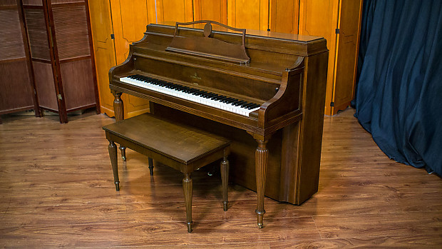 Steinway Sons Model 40 Made in USA 1942 Walnut Satin Finish Free Delivery in USA