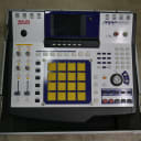 Akai MPC 4000 White Percussion Sampler Station:Great Shape, with 512RAM Comes with Custom ATA case