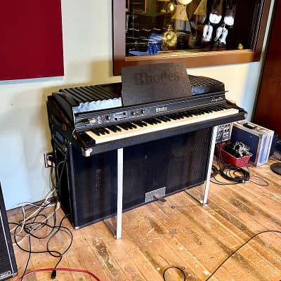 Rhodes Mark II Suitcase Piano 73-Key Electric Piano 1979 - 1983 - Black original vintage USA image 2