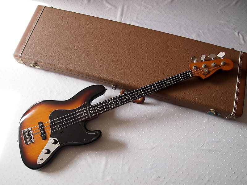 Fender American Vintage Reissue 62 Jazz Bass 3-Colour Sunburst