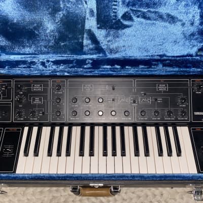 Yamaha CS-10 Monophonic Synthesizer 1977 With Original Case ! (( ALL POINTS SERVICED 7/2025 ))