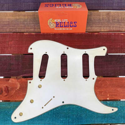 Real Life Relics White Stratocaster® Pickguard 8 Hole White 3 Ply Aged   [PGU3]