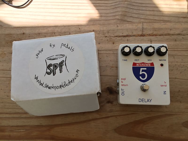 Smart People Factory I-5 Delay Pedal - Excellent Condition